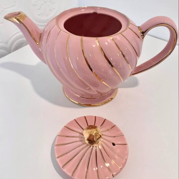 Vintage “Pink and Gold Swirl” Sadler Teapot 💖 - Picture 4 of 8